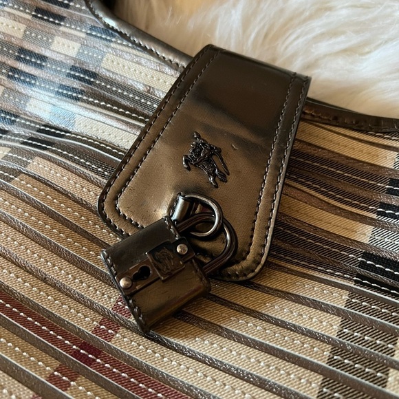 Burberry Olive Green Nova Check PVC and Patent Leather Brooke Hobo - Picture 6 of 13